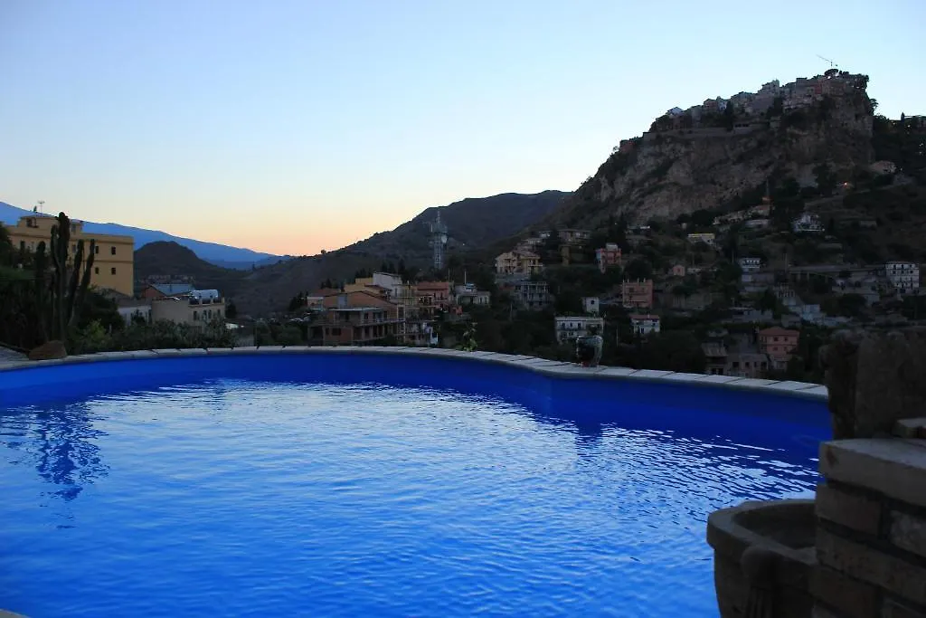 فندق مبيت وإفطار تاورمينا Villa Almoezia Charming B&B