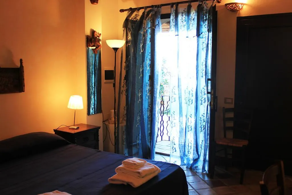 فندق مبيت وإفطار تاورمينا Villa Almoezia Charming B&B