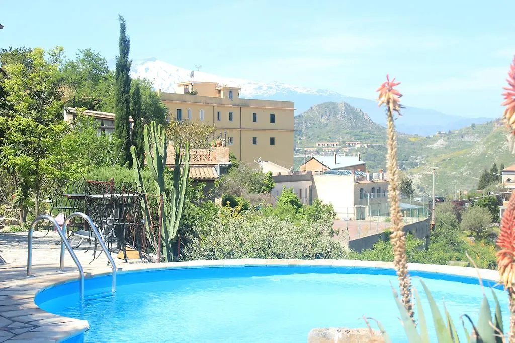 تاورمينا Villa Almoezia Charming B&B
